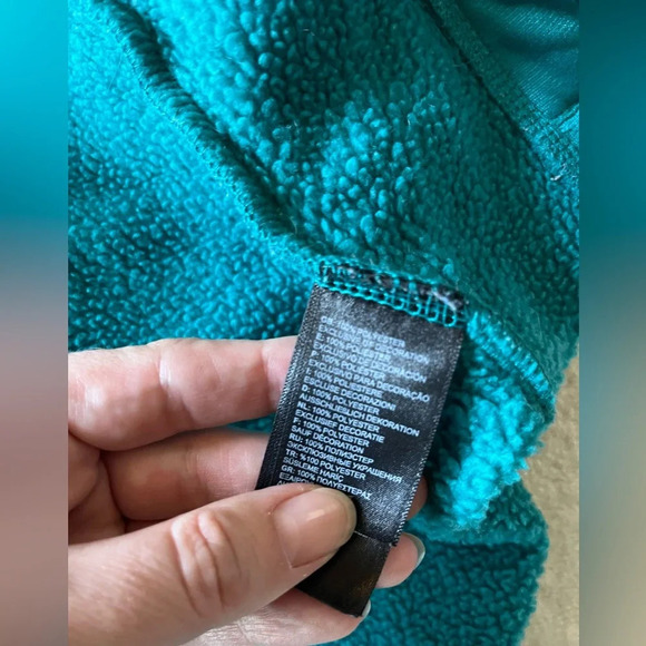 North Face women’s medium zip front, lined. Teal blue. Stretchy material. - Picture 5 of 6